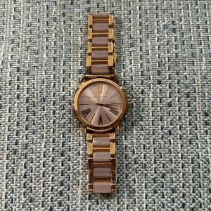 Large face Michael Kors Rose gold watch